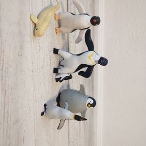 Burger King  3 Kids Meal Toy Penguin 2008